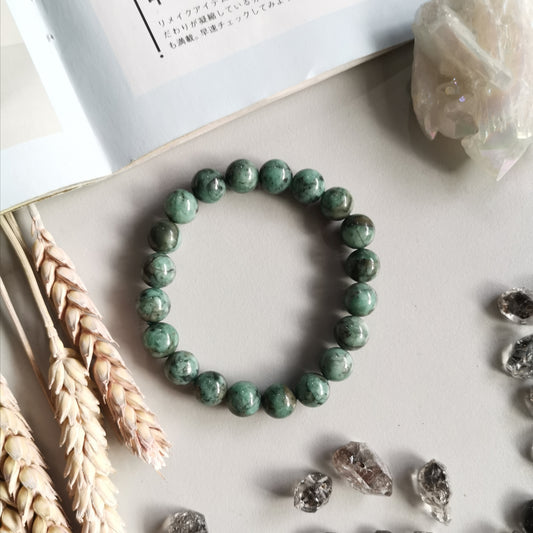 Emerald  (10.4mm Beads)